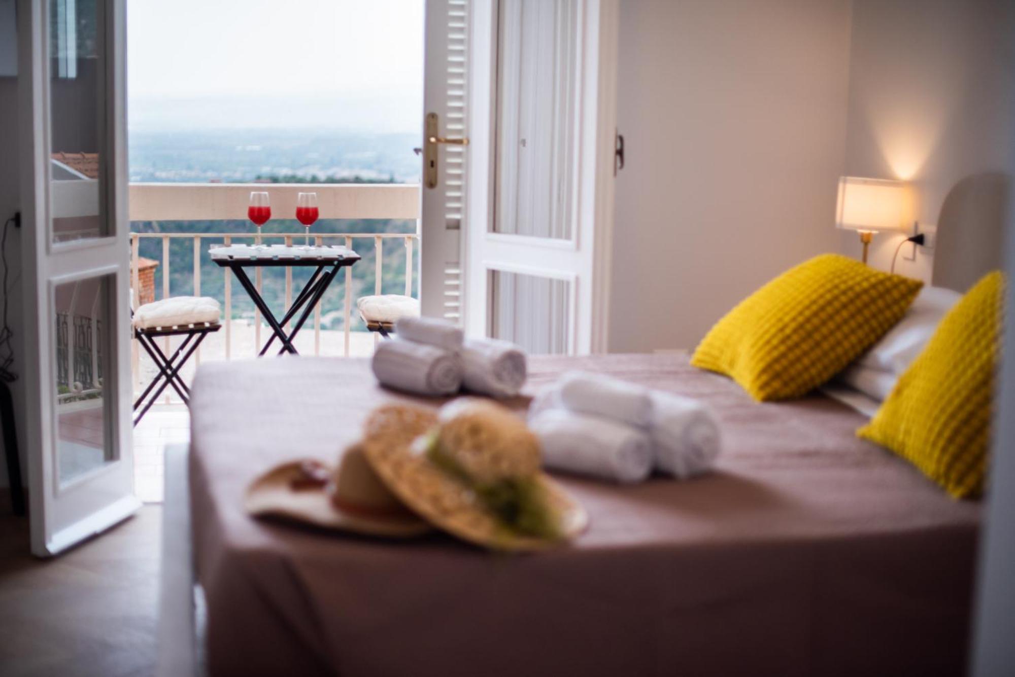 Villa Clara Suites Taormina Eksteriør billede